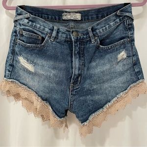Free People High Waisted Crochet Lace Trim Distressed Denim Shorts Size 26